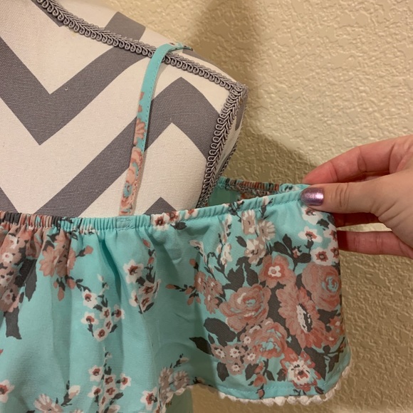 Off the shoulder blue floral top size large - Picture 3 of 5